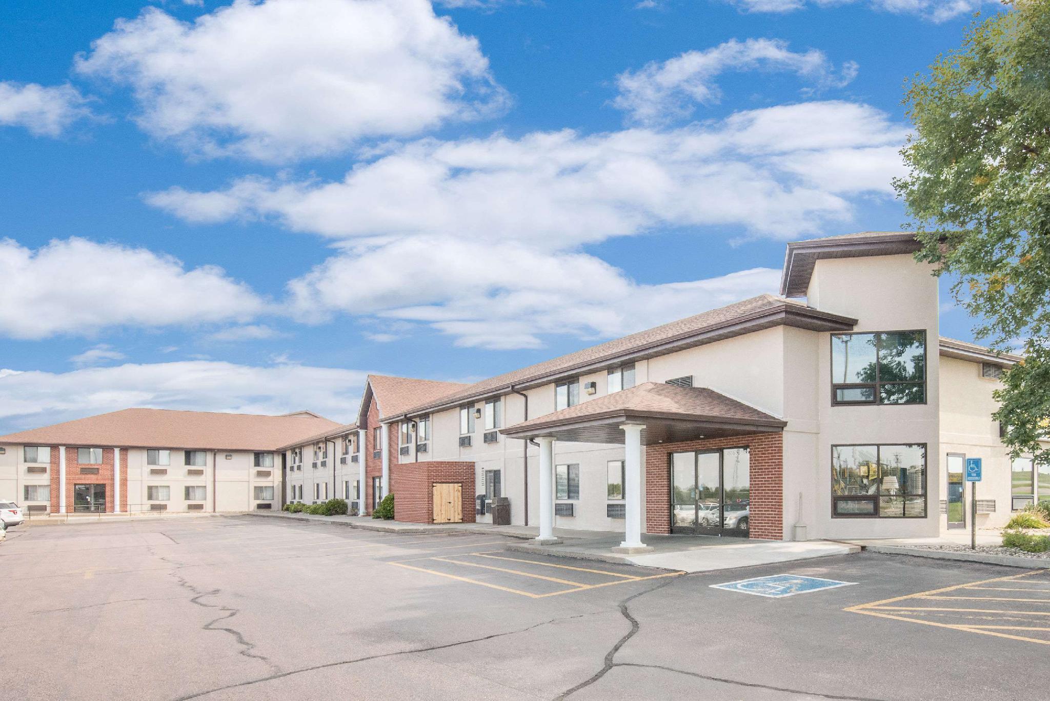 Days Inn By Wyndham Mitchell Sd Eksteriør bilde